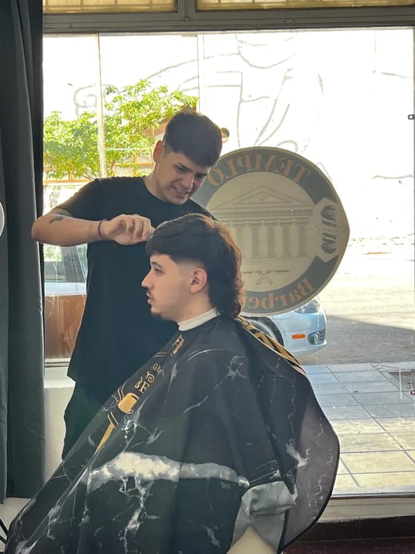 Franco Aristimuño, fundador y dueño de Templo Barbería desde 2019